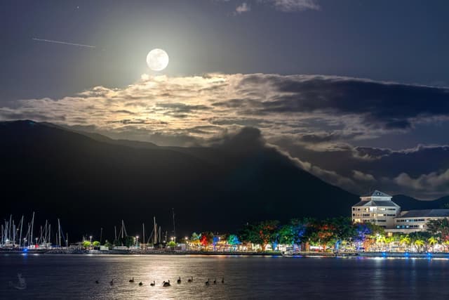 Cairns Esplanade 